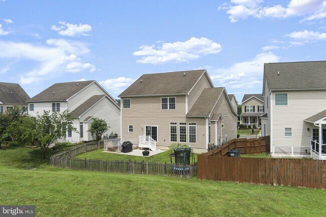 Building Photo - 10 Everglades Ln