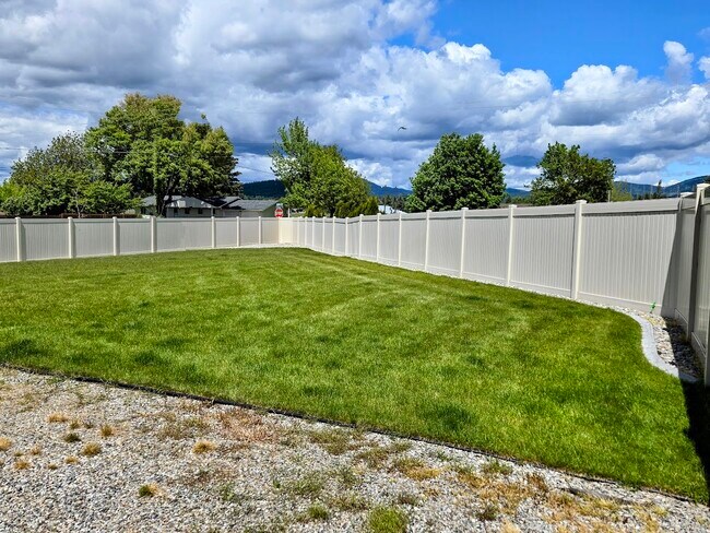 Building Photo - 4026 N Arrowleaf Lp