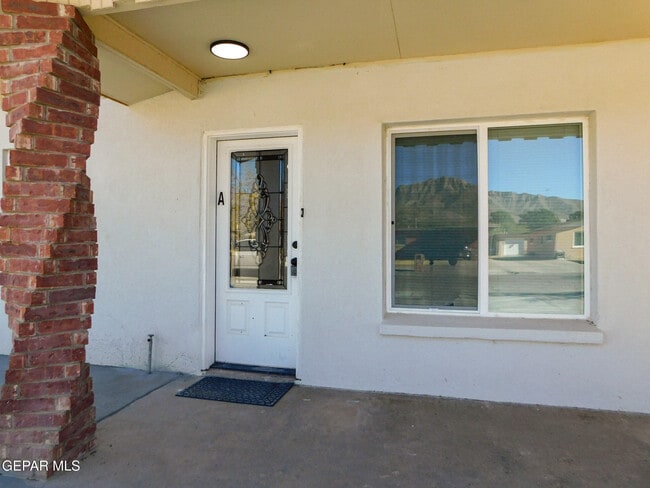 Building Photo - 8940 Ankerson St