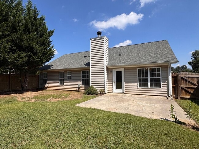 Building Photo - 3BR 2BA One Story Home with Garage