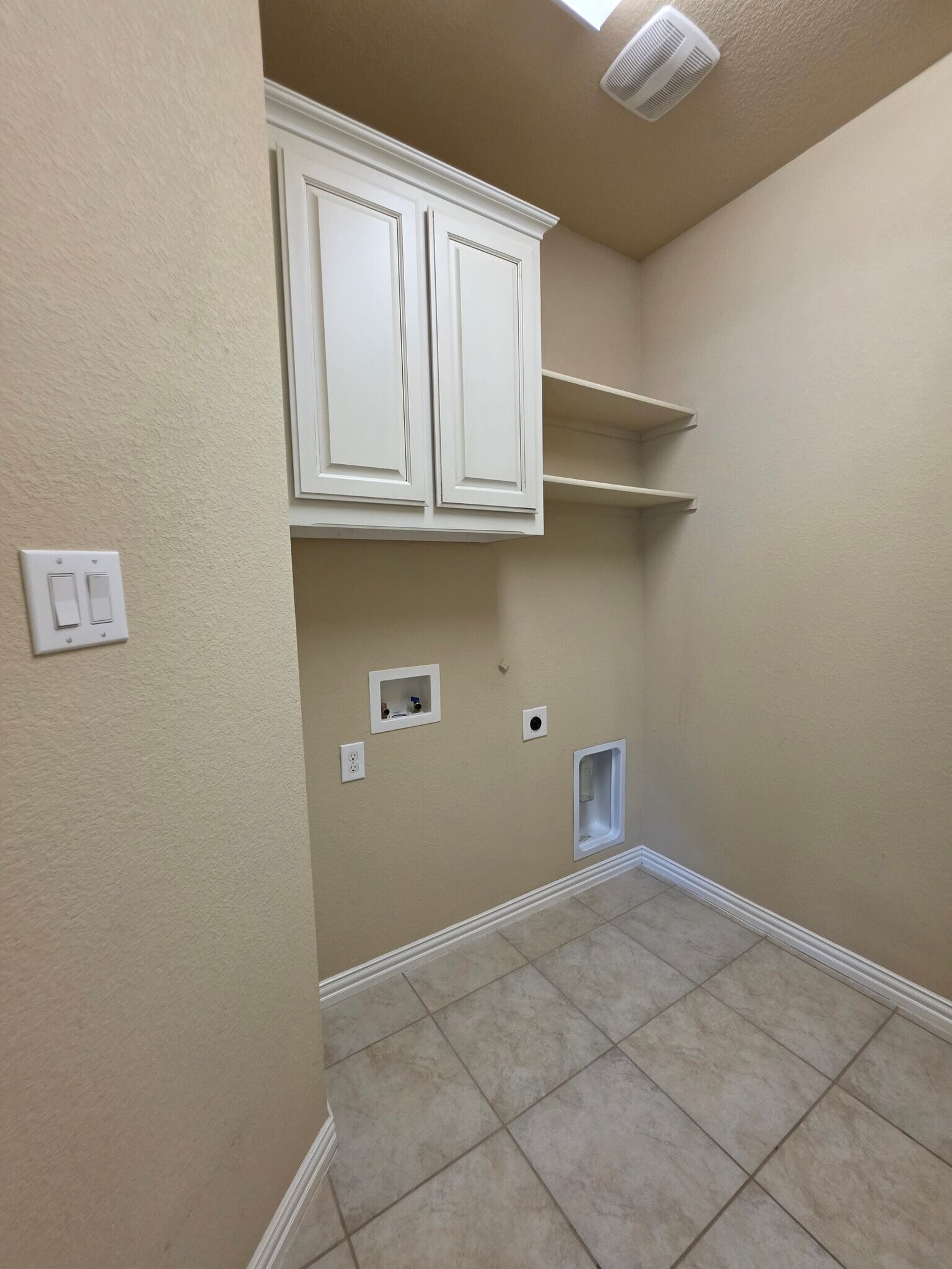 Building Photo - 430 Brookdale Dr