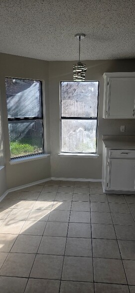 Building Photo - 2710 Willow Springs Rd