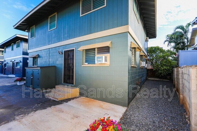 Building Photo - 3331 Hayden St