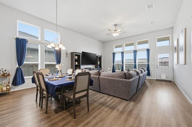 Building Photo - 5928 Agostino Dr