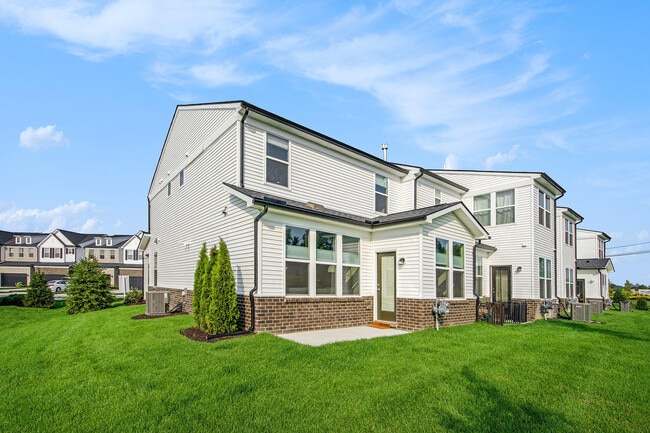 Building Photo - 5525 E Spaniel Dr