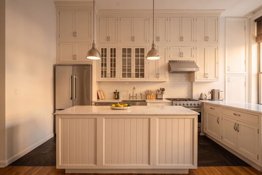 Building Photo - 508 Broadway-SI ID1035011P