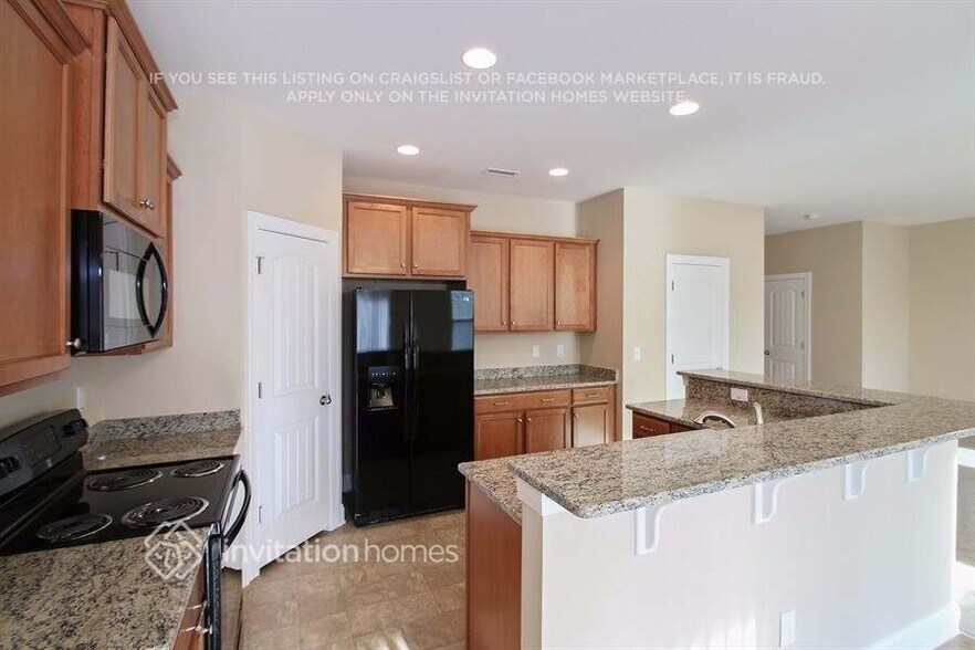 Building Photo - 84 Hemlock Green Ln