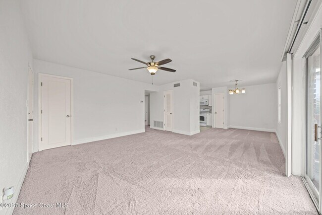 Building Photo - 913 S Colonial Ct