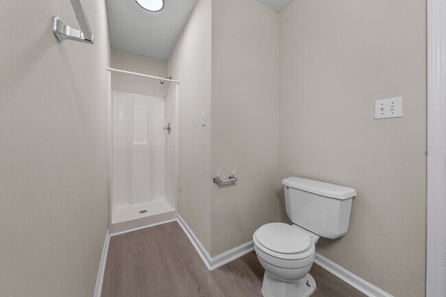 Building Photo - 111 Henley Pl