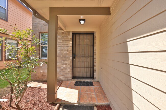 Building Photo - 15422 Ferness Ln