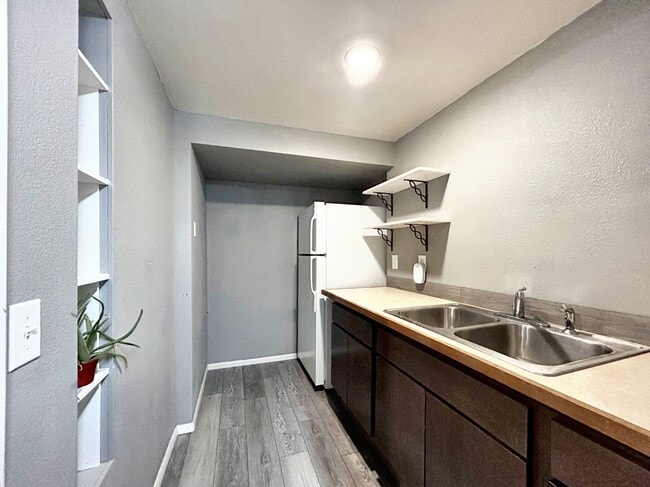 Building Photo - 3603 Windsor Ave