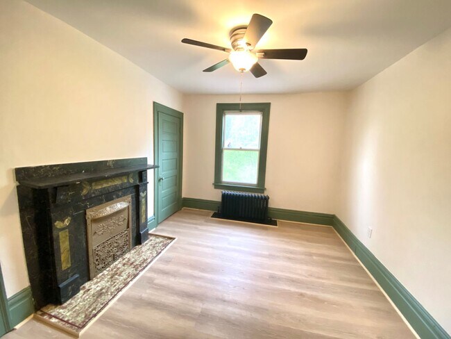 Building Photo - 1845 Ringwalt St