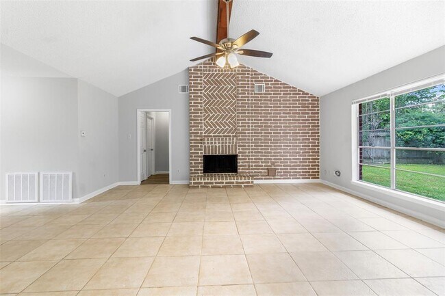 Building Photo - 16322 Espinosa Dr