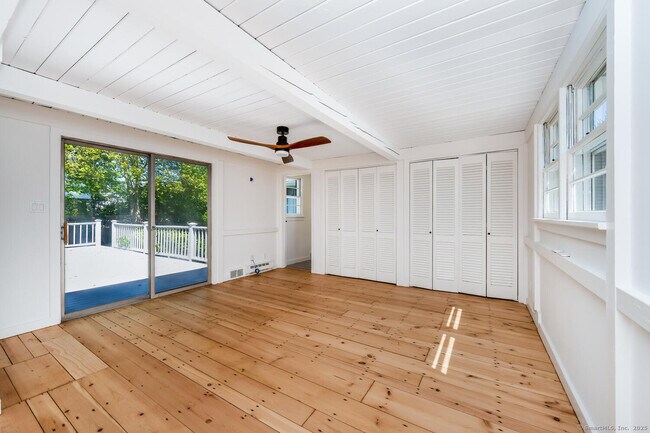 Building Photo - 16 Baywater Dr