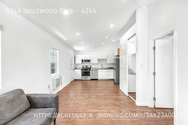 Building Photo - Beautiful remodeled 2 Bedroom + 2 Bath + L...