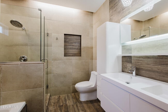 Building Photo - 3733 Tierra Campa Dr