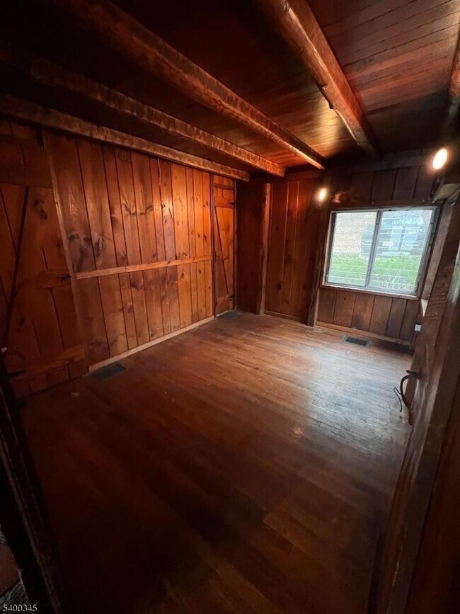 Building Photo - 12 Gifford Rd