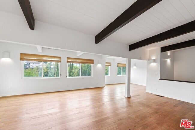 Building Photo - 1042 Olancha Dr