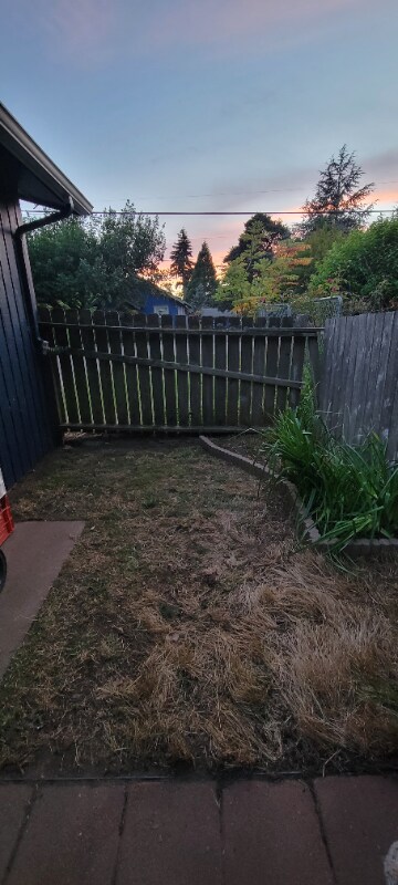 Building Photo - 2201 Happy Ct