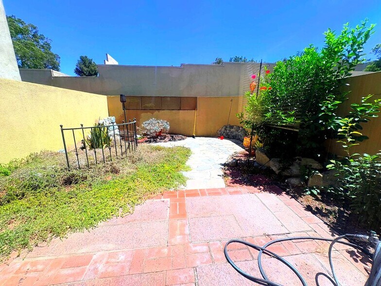 Building Photo - 13104 Glen Ct