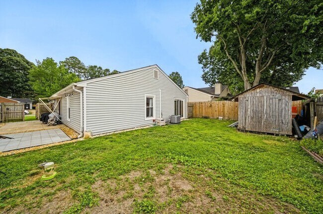 Building Photo - 1317 Faraid Ln