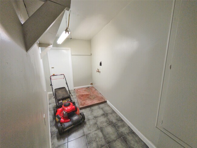 Building Photo - 4919 Connorvale Rd