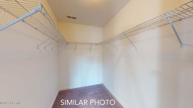 Building Photo - 104 E Coopers Ct