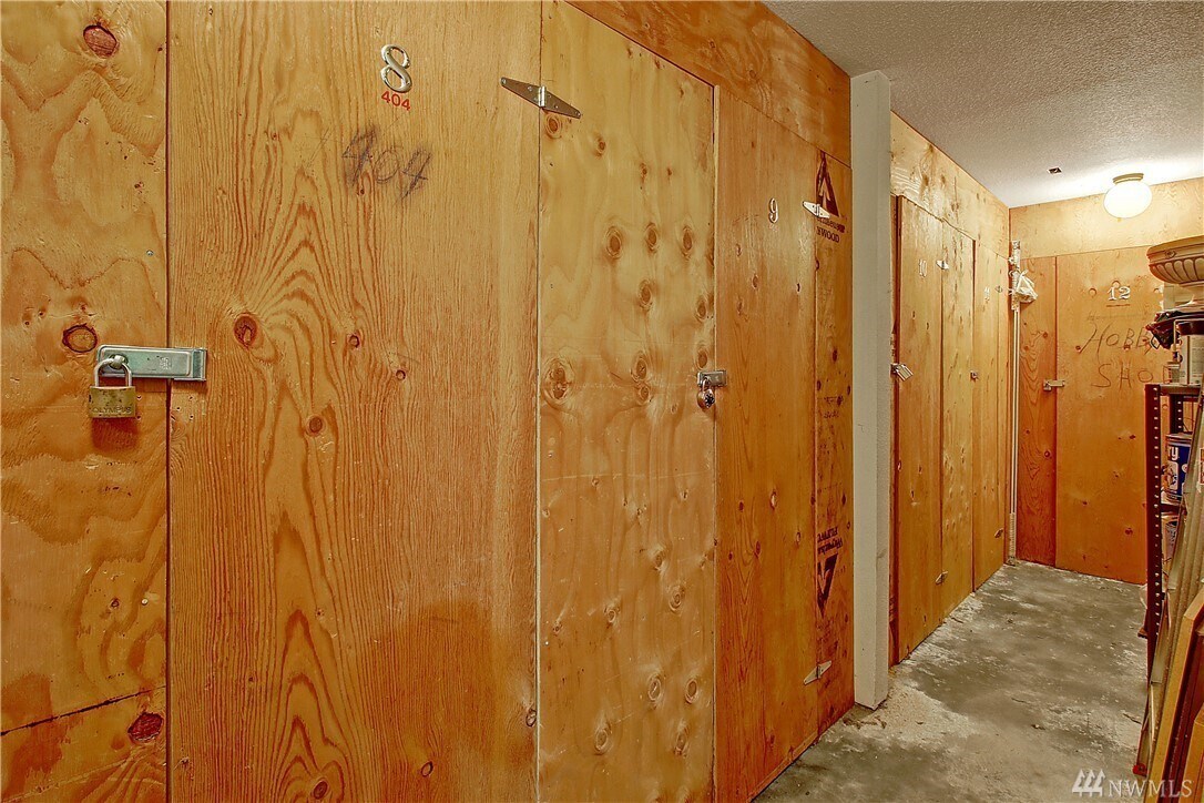 Interior Photo - 2625 13th Ave W