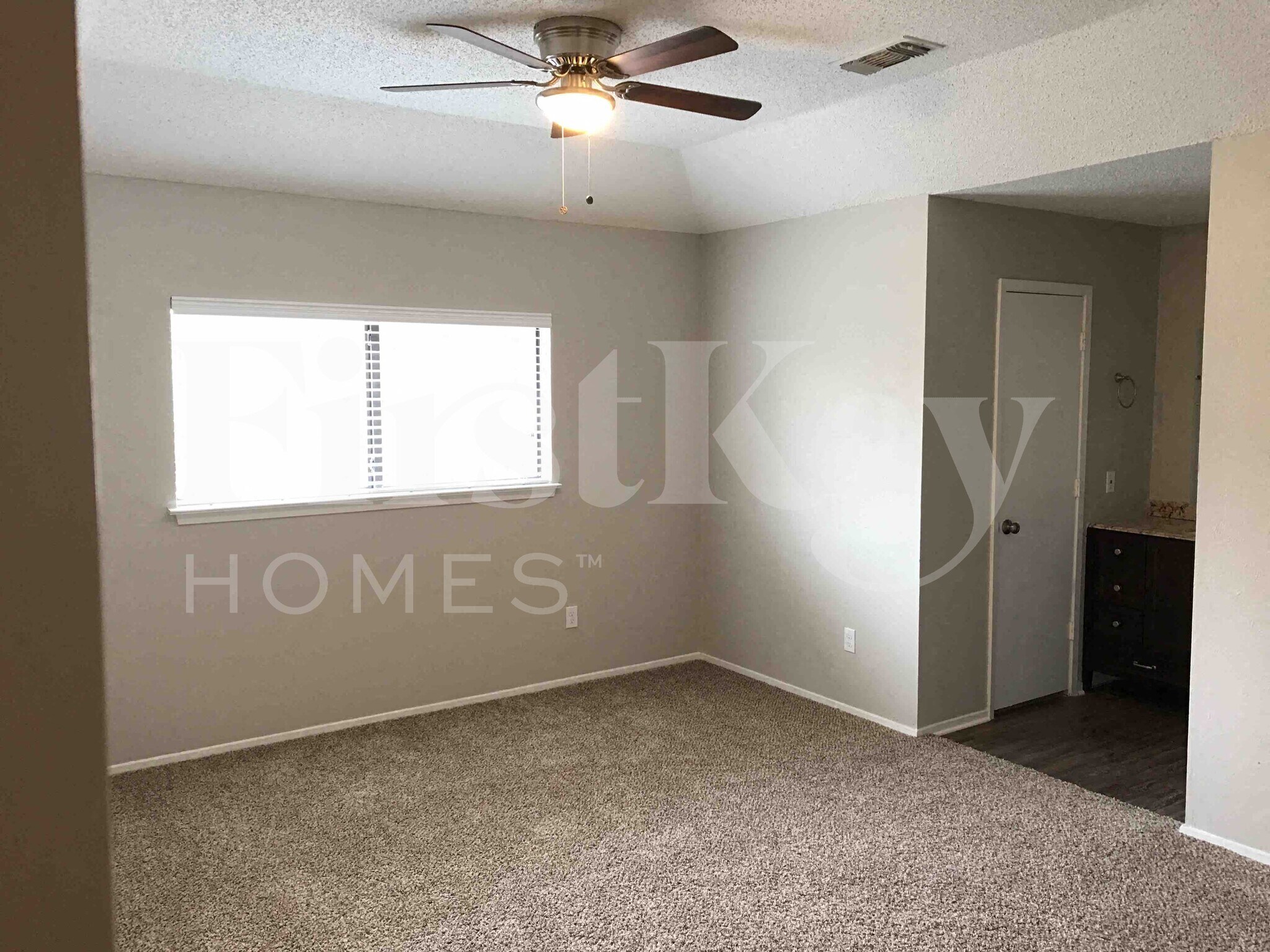 Building Photo - 2510 Bentley Dr