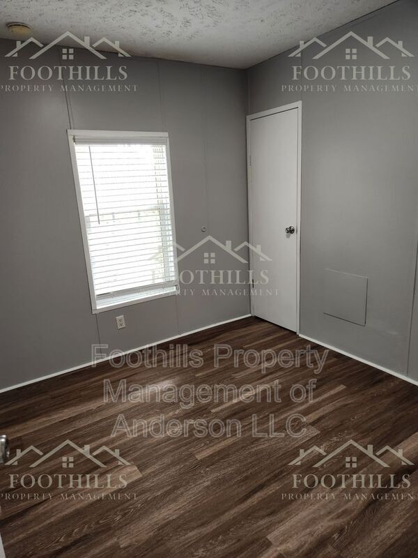 Building Photo - 100 P-9-121