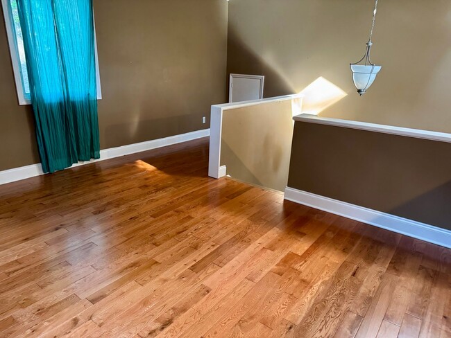 Building Photo - Classic Three Bedroom Home in Hilton Head ...