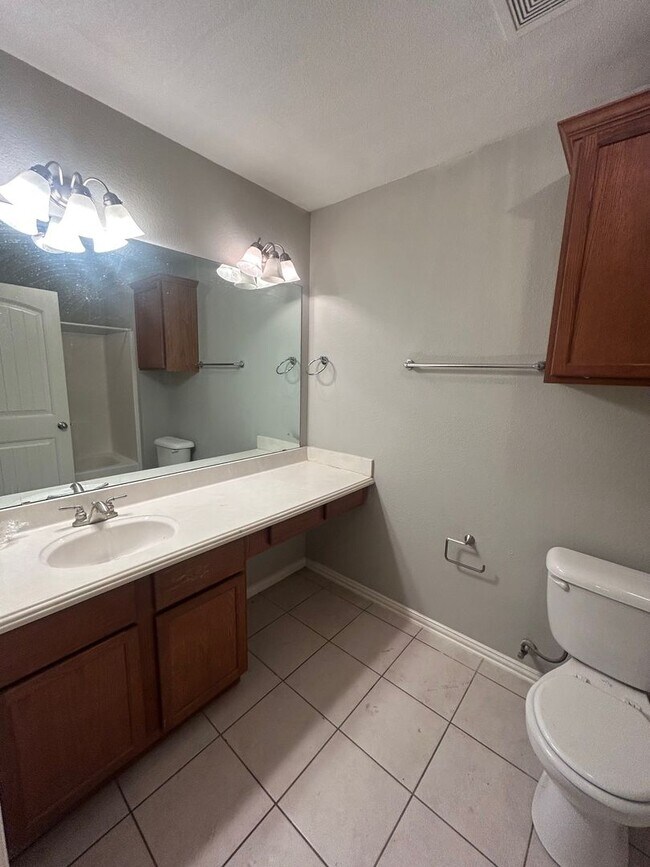 Building Photo - 108-110 Prosperity