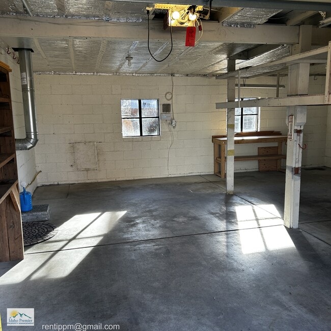 Building Photo - 1919 N 31st St