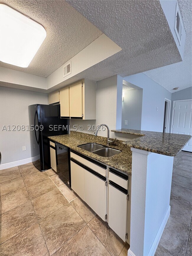 Building Photo - 10501 SW 155th Ct