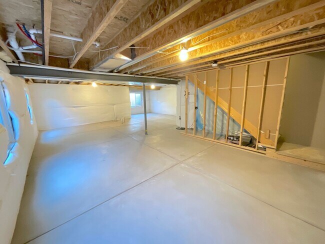 Building Photo - 4 Bedroom Home Available Near Londonderry Dr & Eastonville Rd!