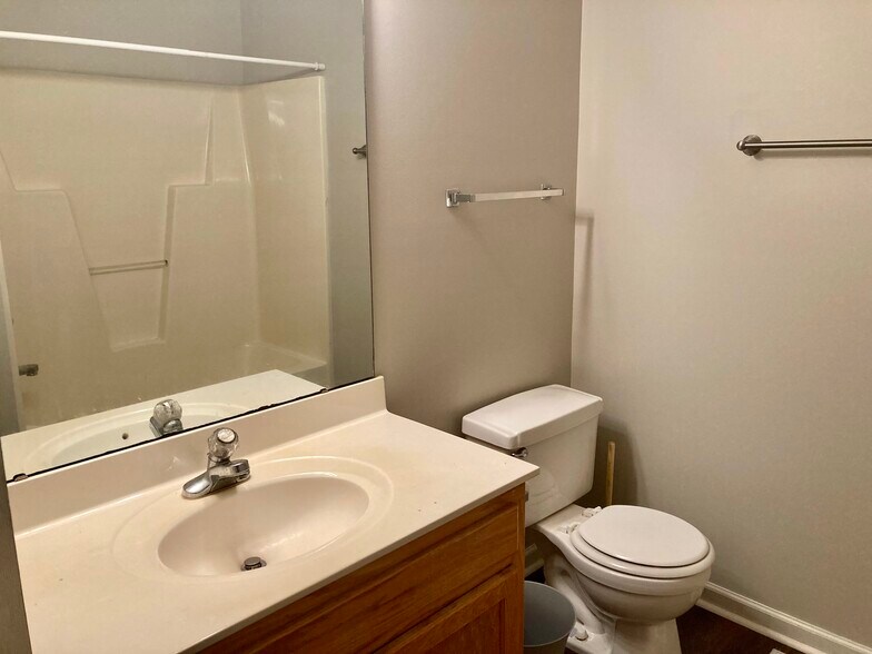 Building Photo - 1237 Beringer Forest Ct