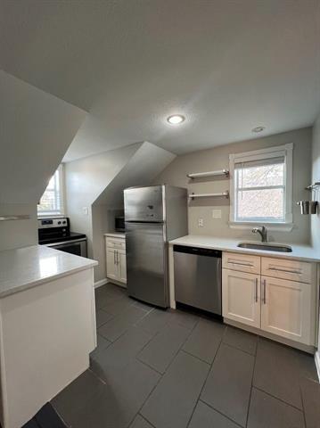 Building Photo - 6200 Victor St