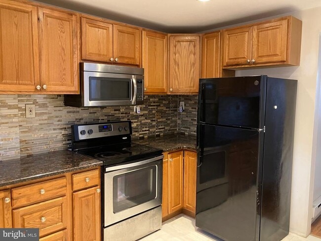 Building Photo - 1920 Fontain St