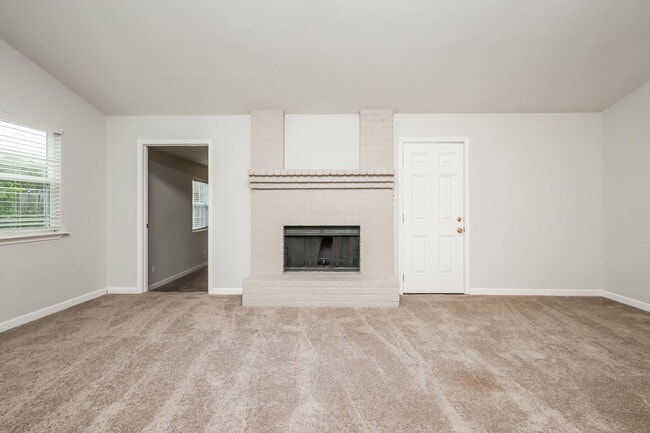 Building Photo - 2730 Bear Springs Dr