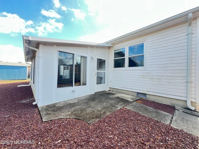 Building Photo - 9 Westport Dr