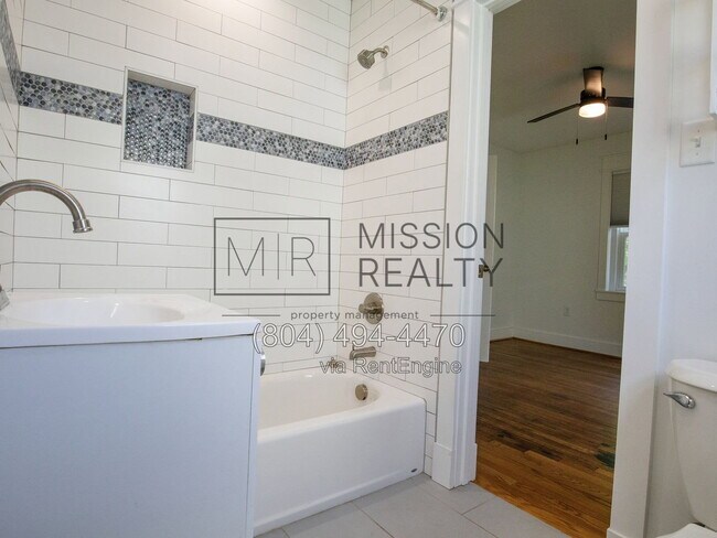 Building Photo - 3511 Idlewood Ave