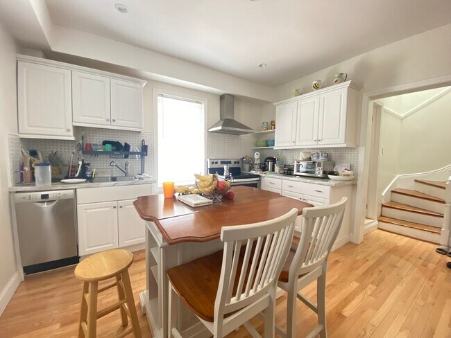 Building Photo - 1 Minton St