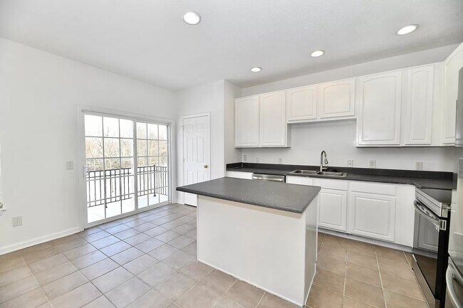 Building Photo - 11888 Esty Way