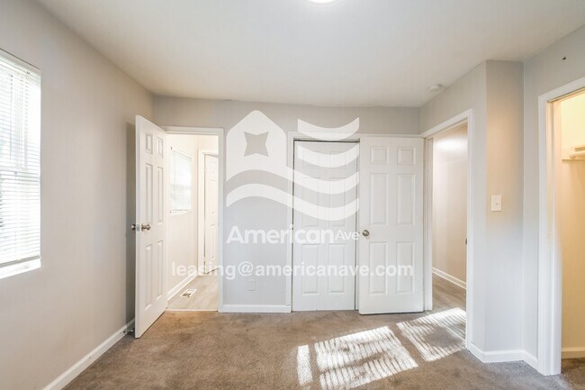 Building Photo - 3608 N Sadlier Dr