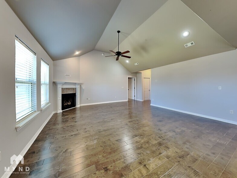 Building Photo - 1410 Abbey Ln