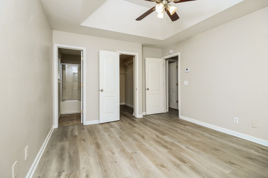 Building Photo - 9490 Pebble Creek Ct