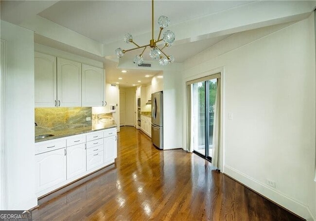 Building Photo - 2660 Peachtree Rd NW