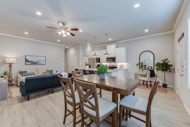 Building Photo - 4009 Oaklawn St