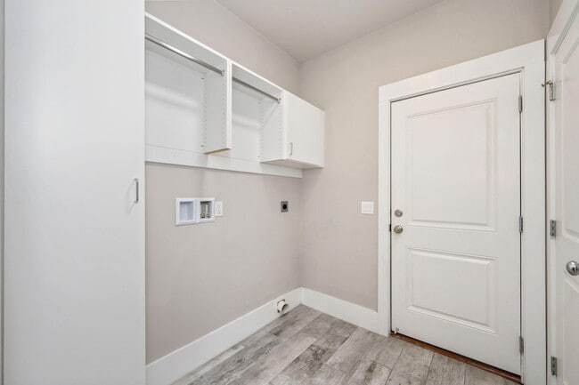 Building Photo - 518 Sibert Ave