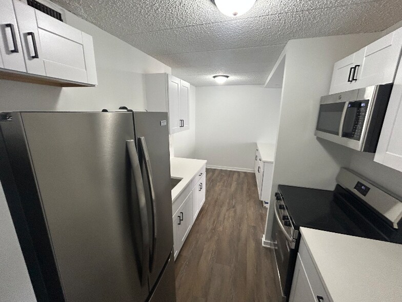 Building Photo - 9128 W Terrace Dr